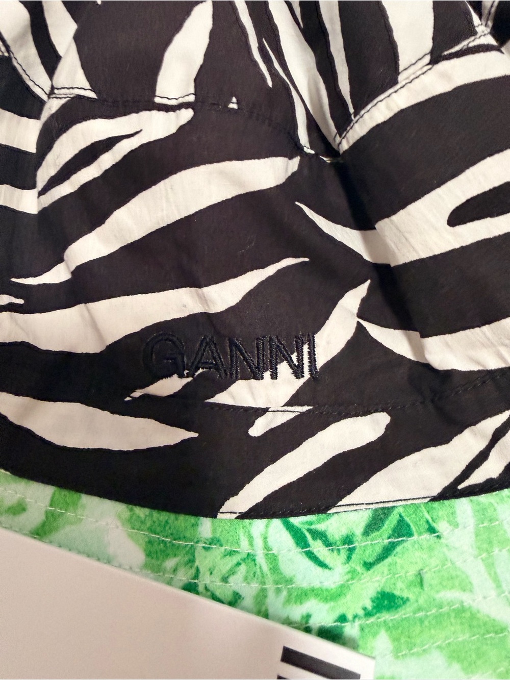 NWT GANNI Zebra & Green Floral Bucket Hat - Picture 3 of 6